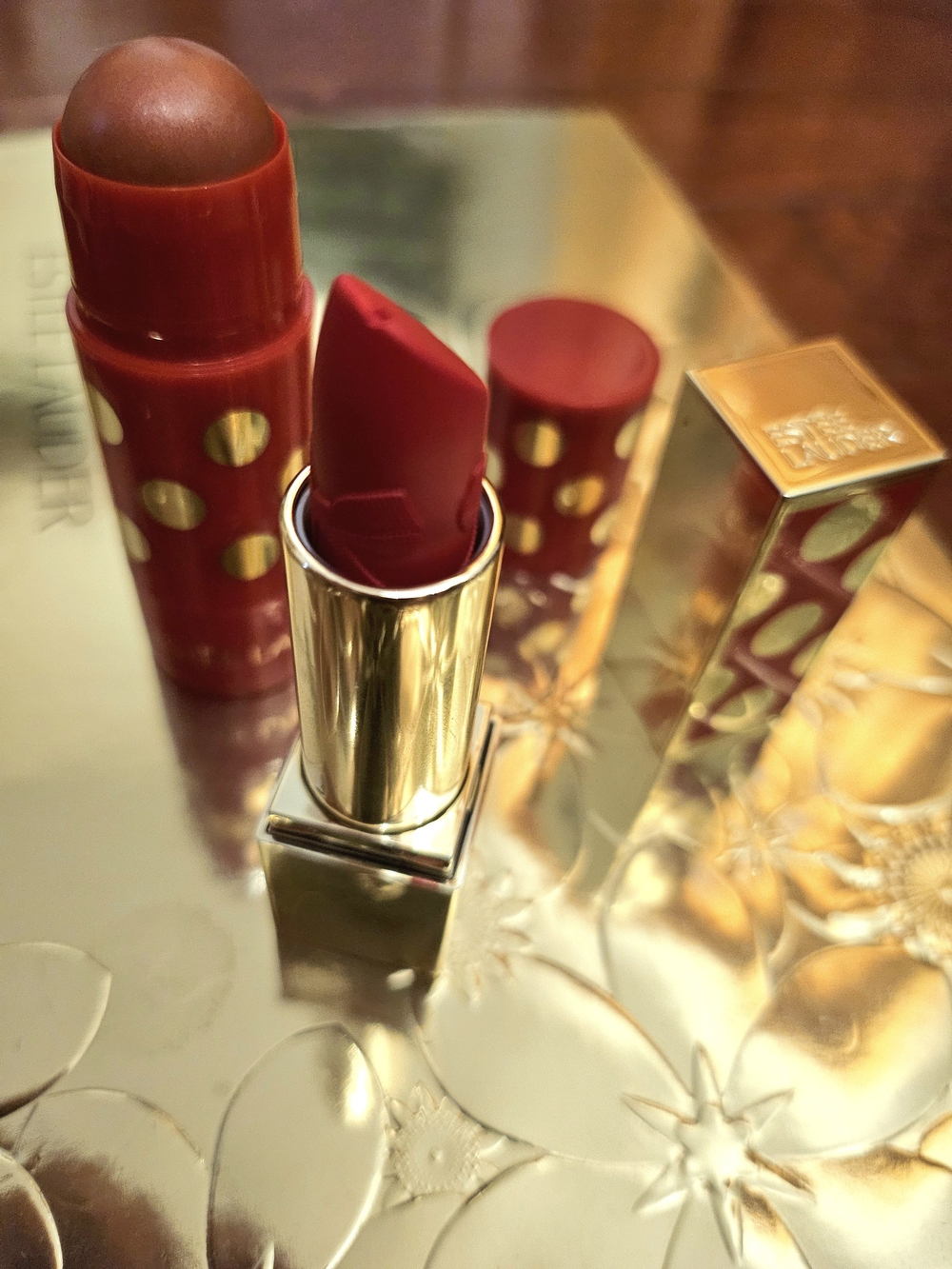 Estee Lauder Collection - Picture 2 of 7